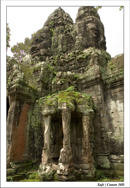 2006 - 07 - Temple angkor - Victory gate 08